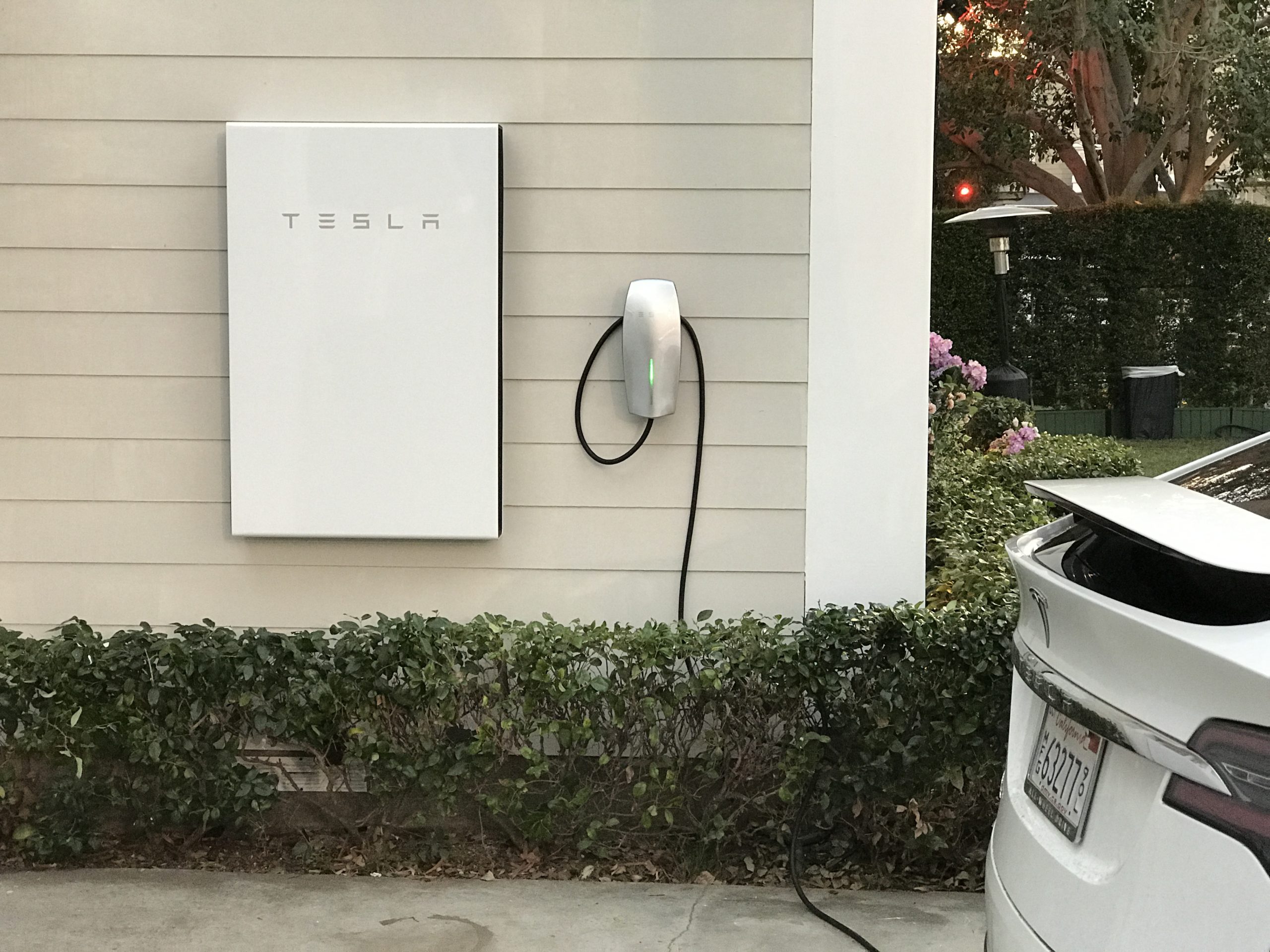 Tesla Power wall Side of house